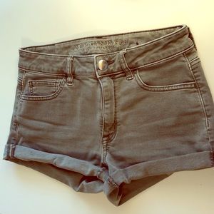 Green high-waisted short